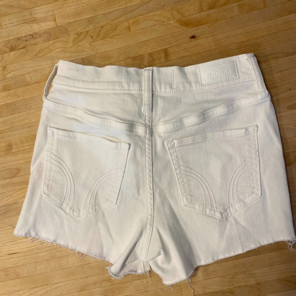 Hollister white denim shorts - Picture 2 of 3